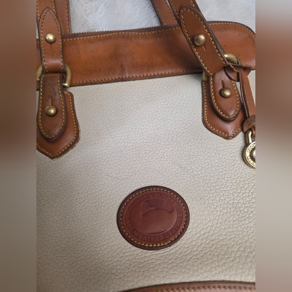 Vintage Dooney & Bourke All Weather leather Carpet Shoulder Bag - Picture 3 of 16